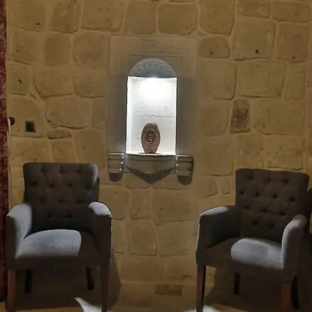מלון Mahzen Cave 2*