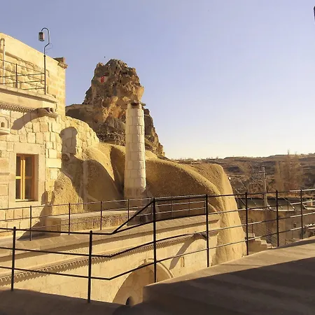 Mahzen Cave מלון