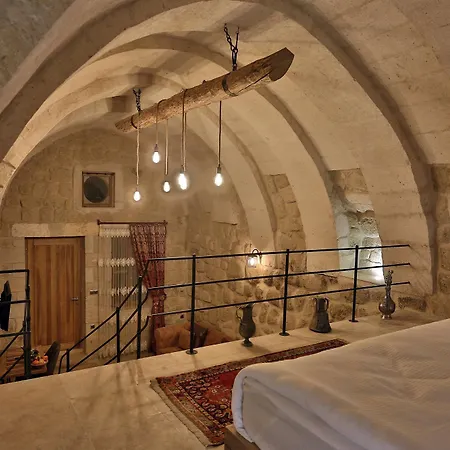 מלון Mahzen Cave