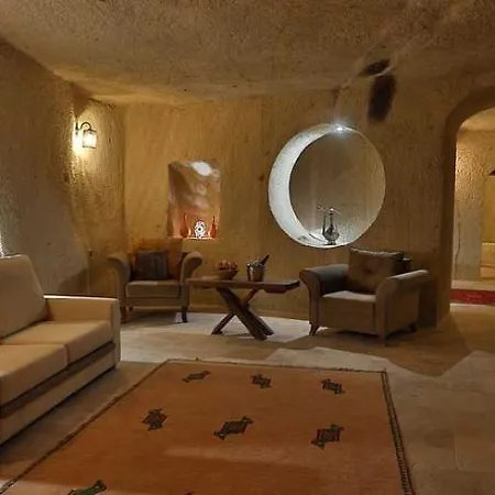 Mahzen Cave מלון